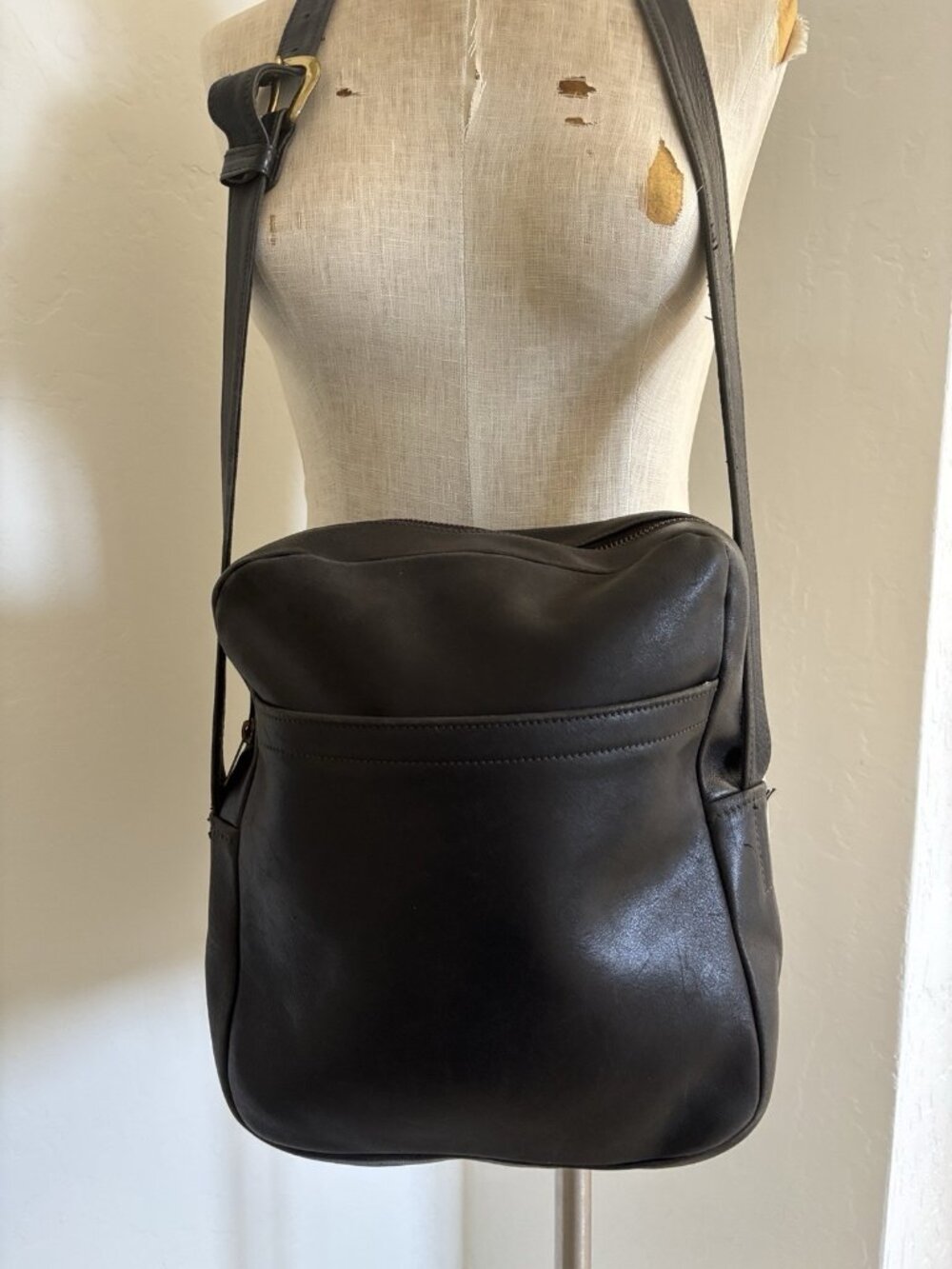 Coach Messenger Shoulder Bag Black Leather Crossbody Purse Brass Zipper Anchor
